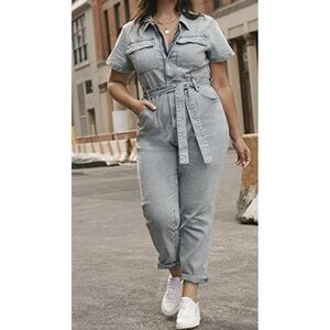 Good American Fit For Success
Belted Jumpsuit